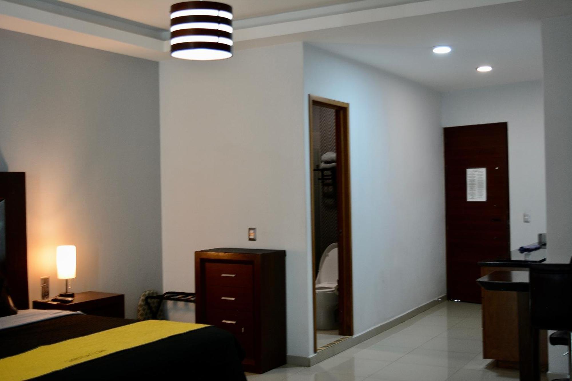Suites La Gloria Alojamiento Independiente Tepatitlan de Morelos Exterior photo