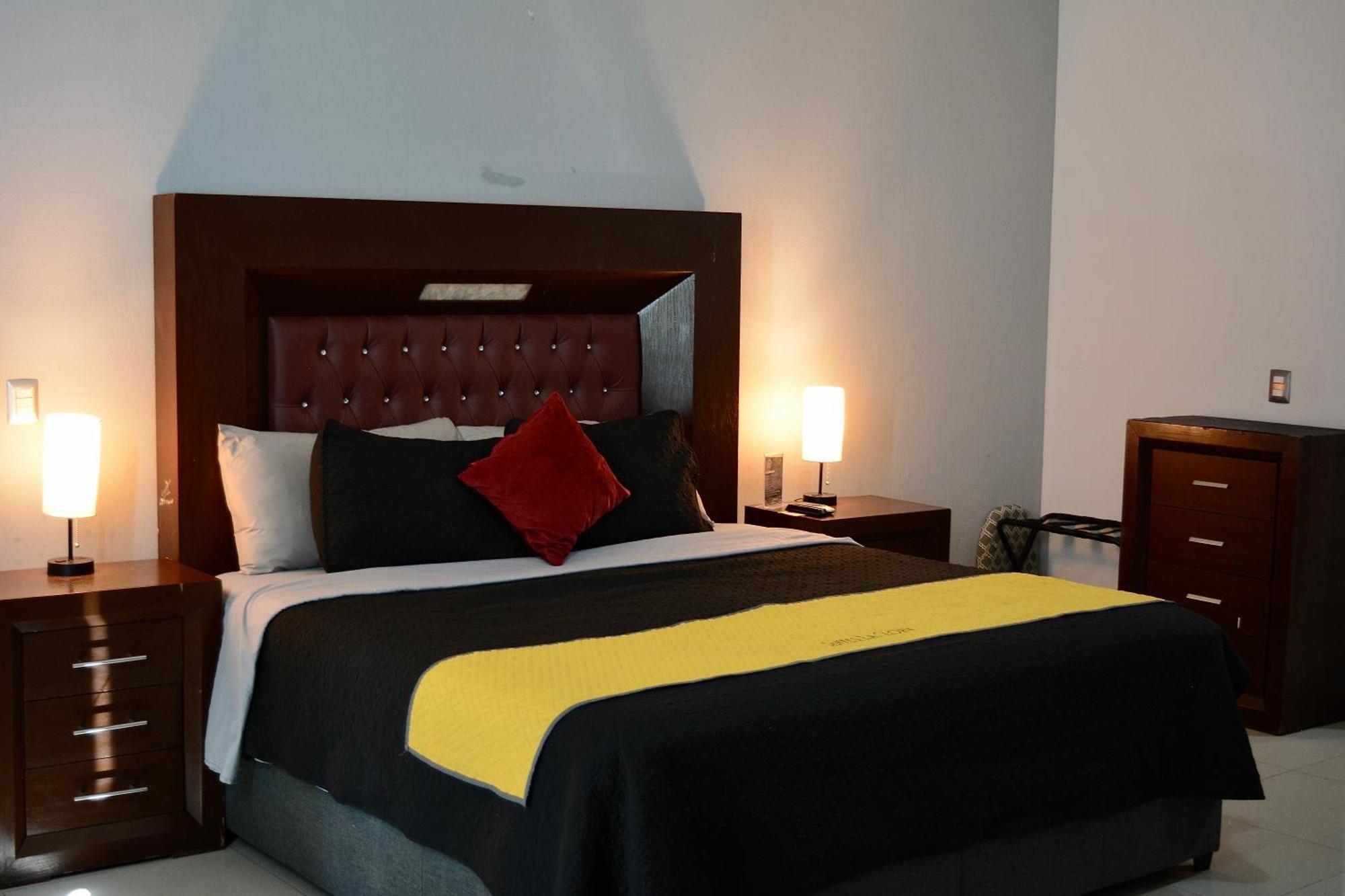Suites La Gloria Alojamiento Independiente Tepatitlan de Morelos Exterior photo